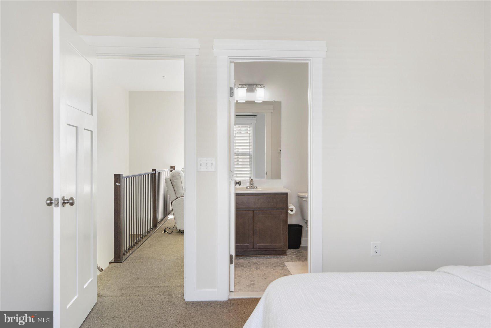 ADMIRALS SQUARE - Residential