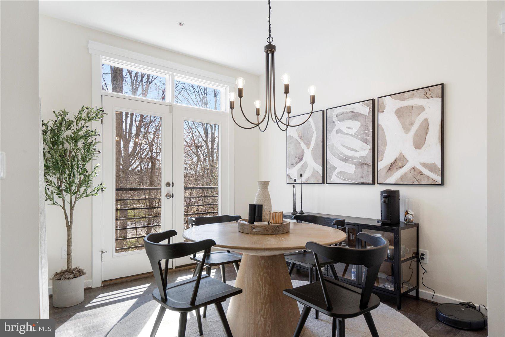 ADMIRALS SQUARE - Residential