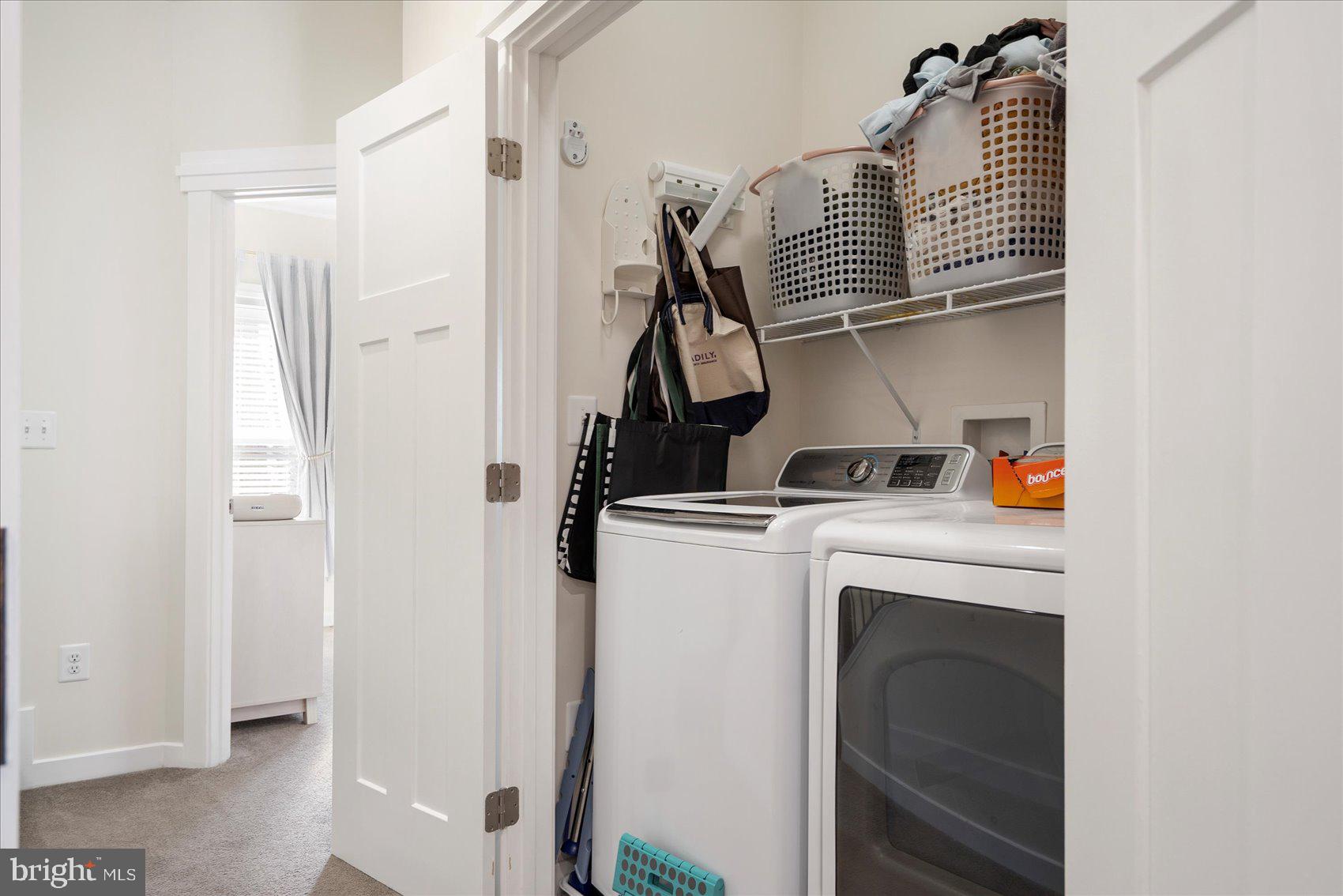 ADMIRALS SQUARE - Residential