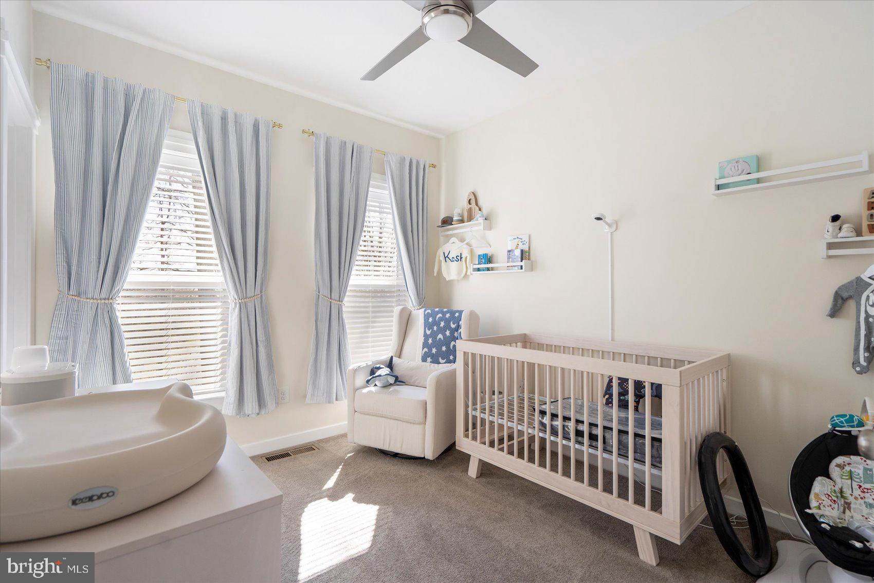 ADMIRALS SQUARE - Residential