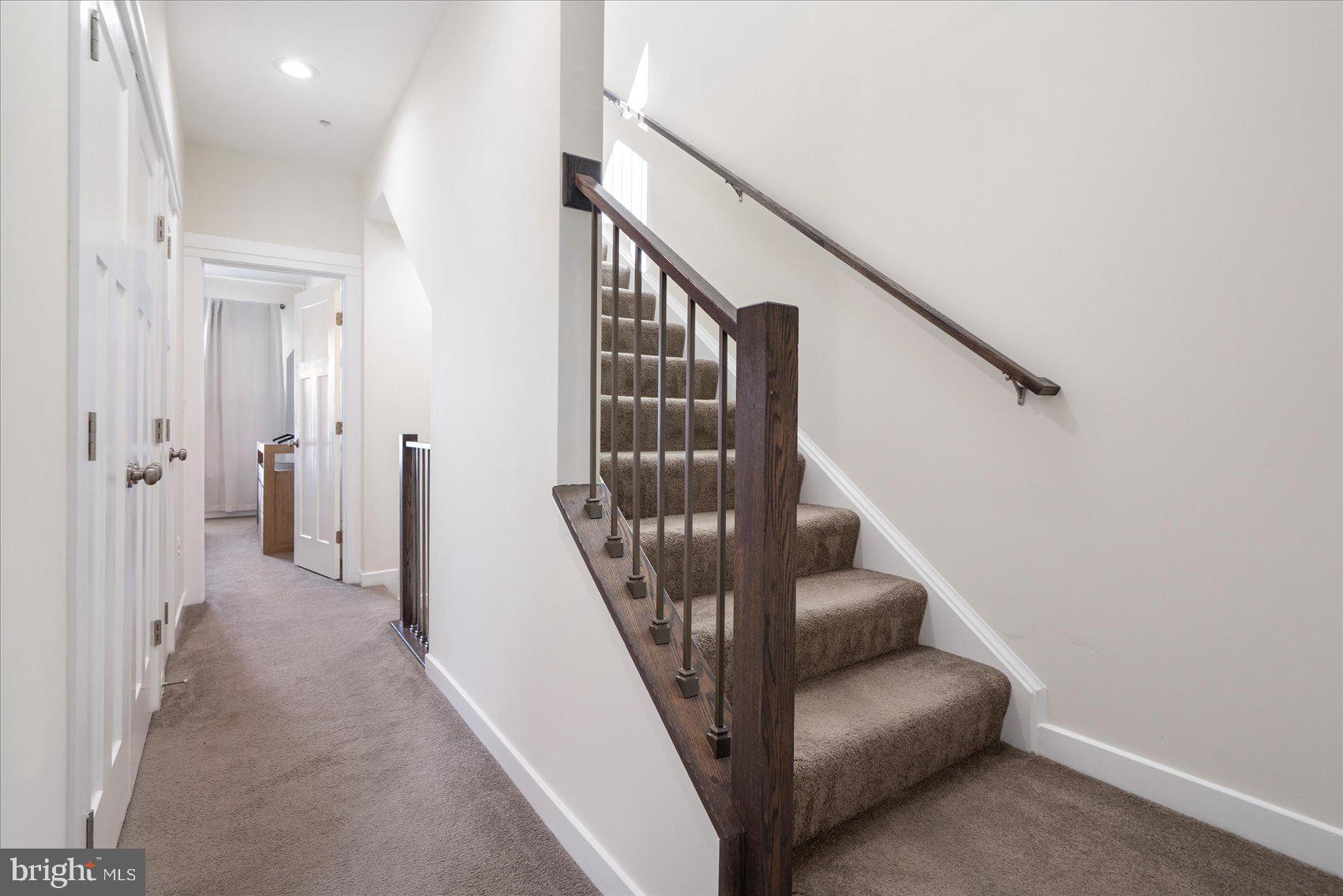 ADMIRALS SQUARE - Residential