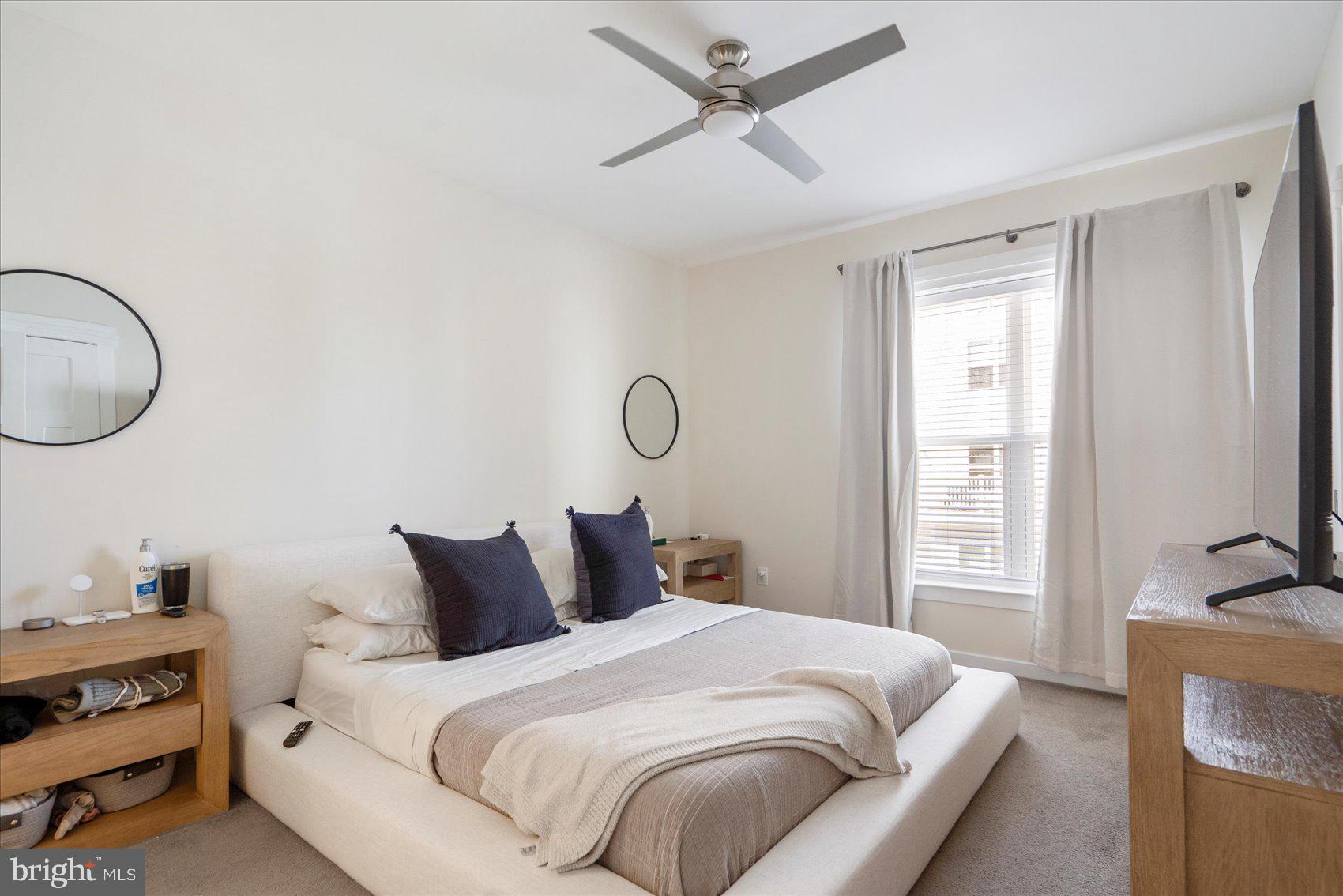 ADMIRALS SQUARE - Residential