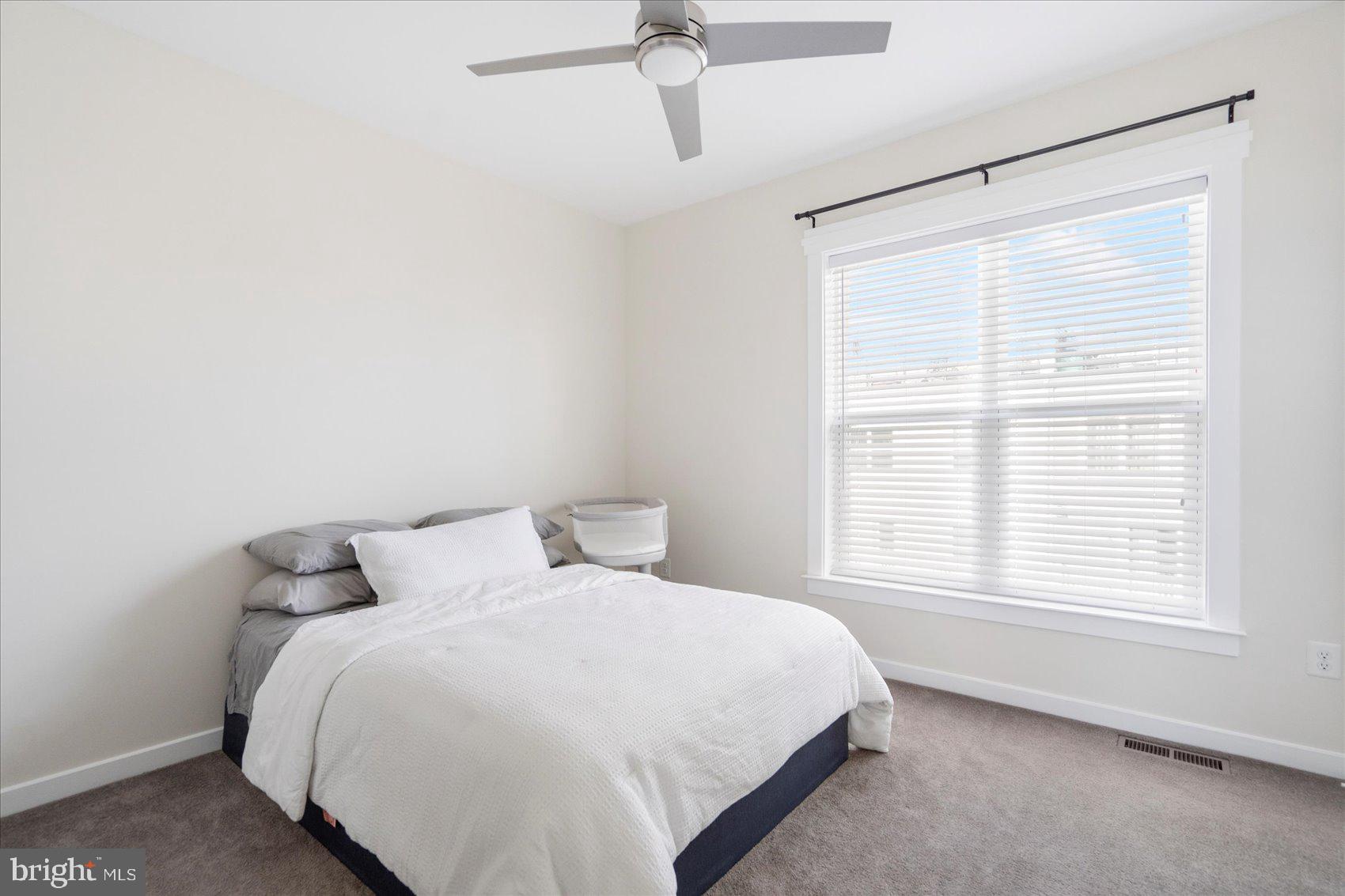 ADMIRALS SQUARE - Residential