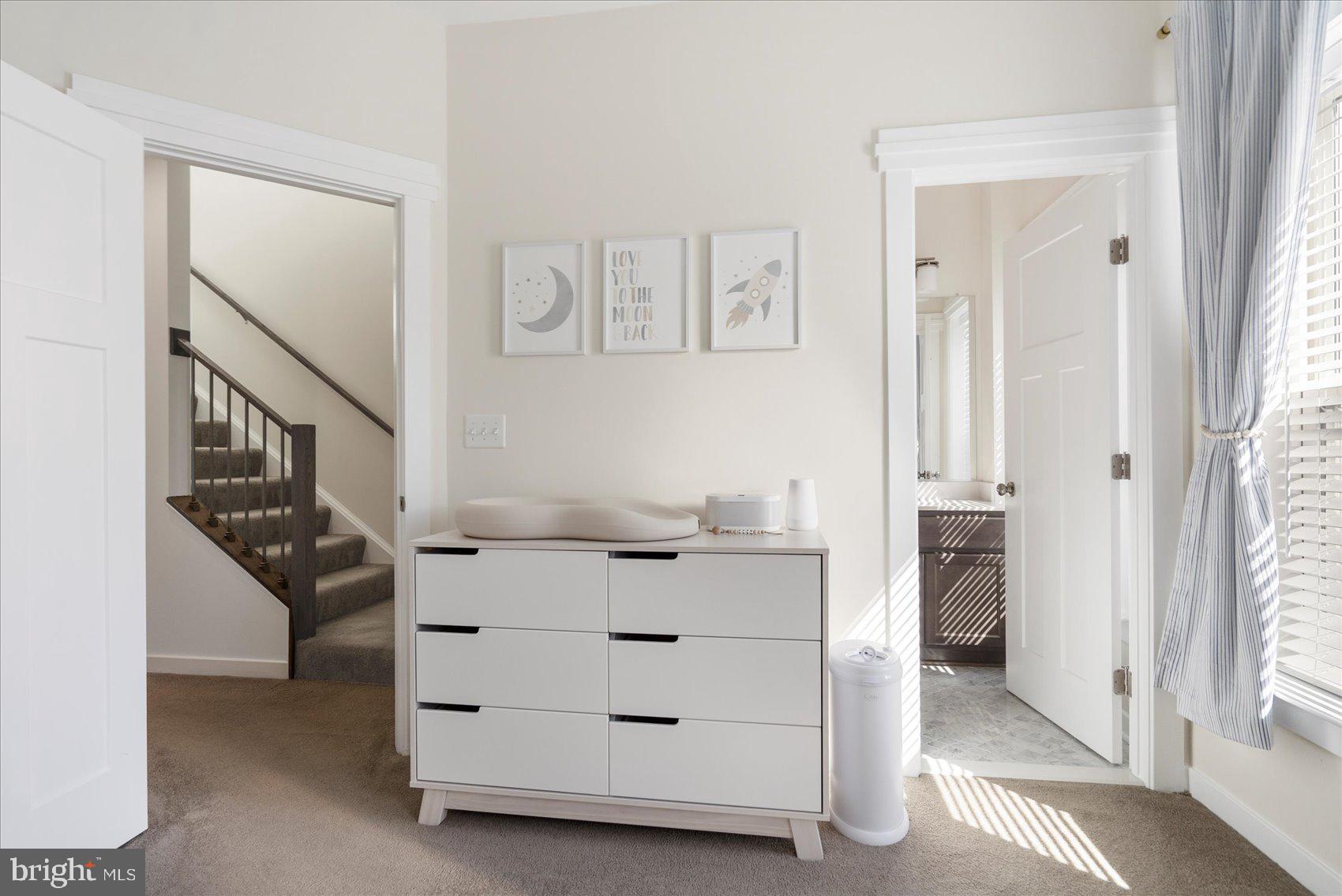 ADMIRALS SQUARE - Residential