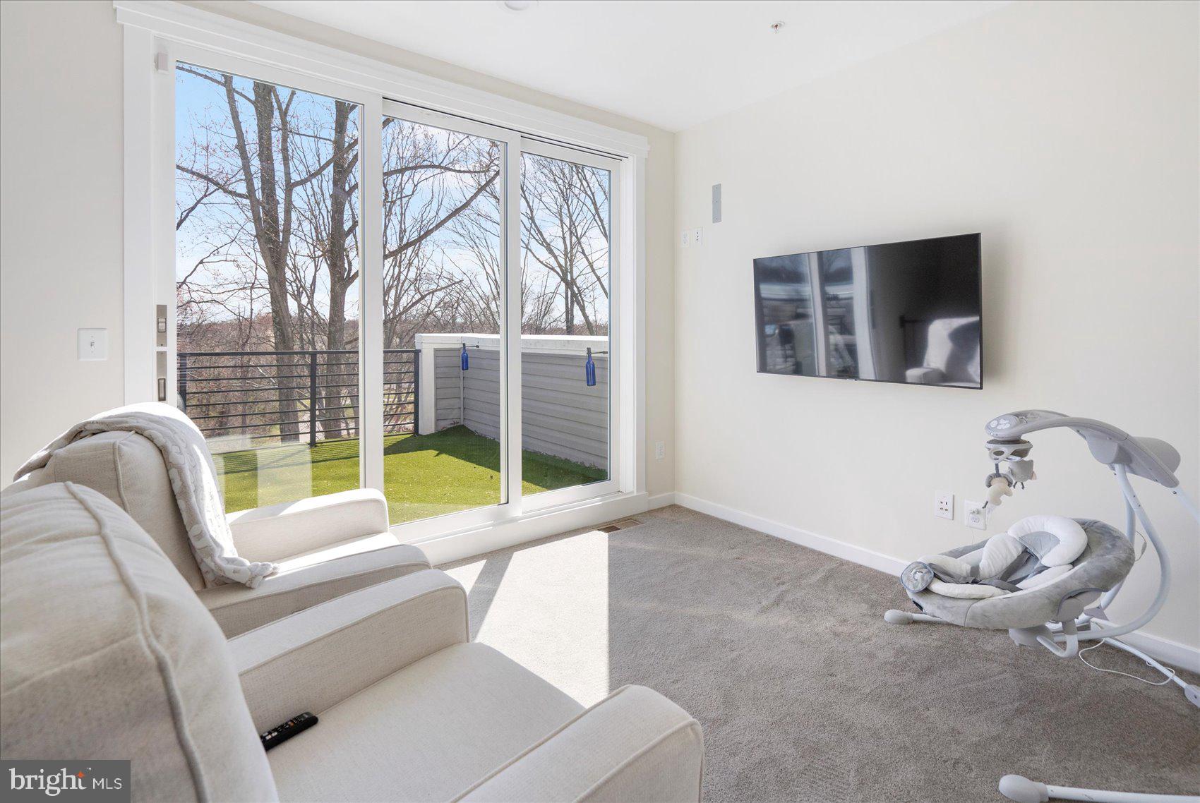 ADMIRALS SQUARE - Residential