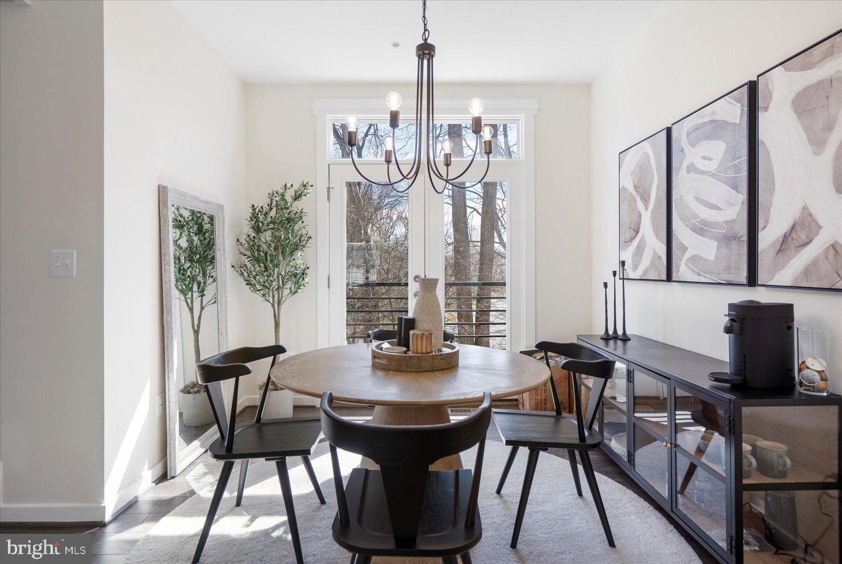 ADMIRALS SQUARE - Residential