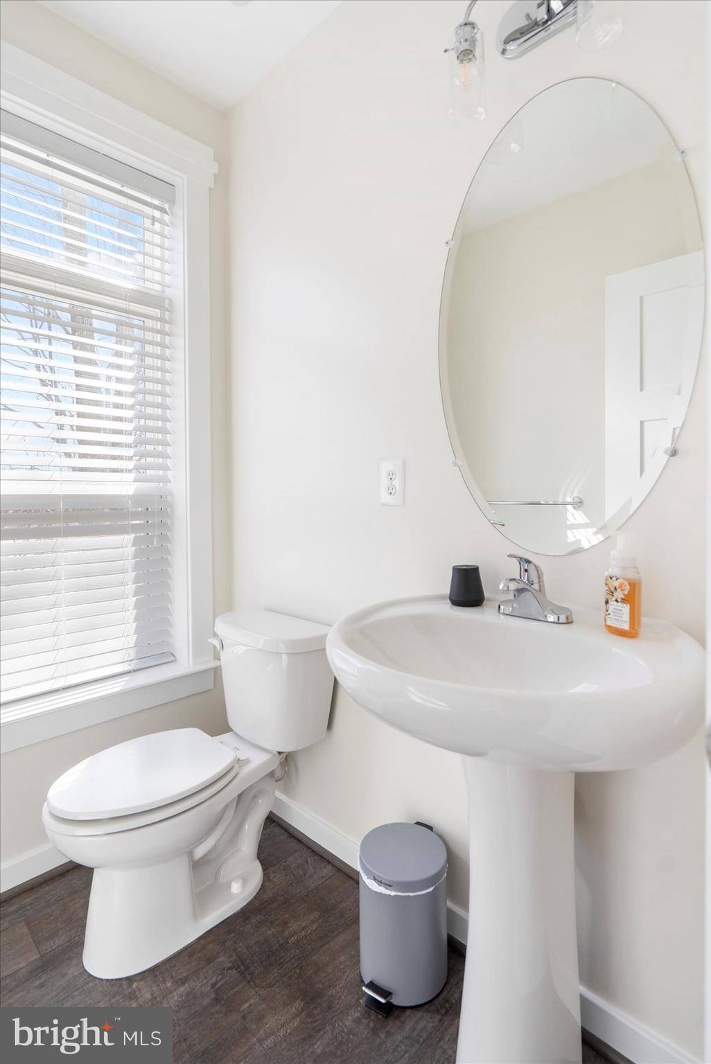 ADMIRALS SQUARE - Residential