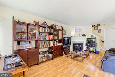 Townhouse For Sale - 302 Colettes Court<br/> Montgomery County, MONTGOMERYVILLE, PA 19454
