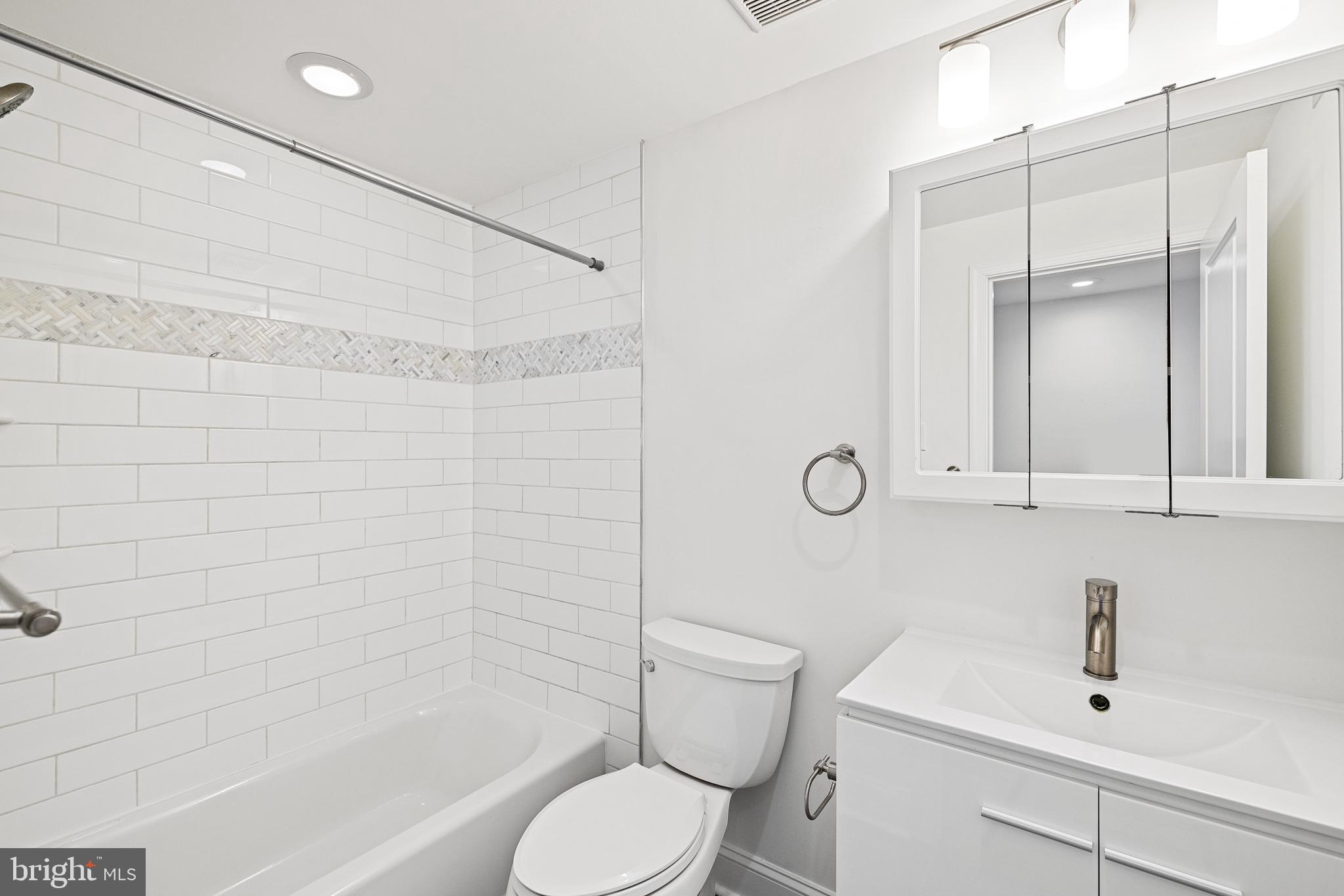 OLDE KENSINGTON - Residential