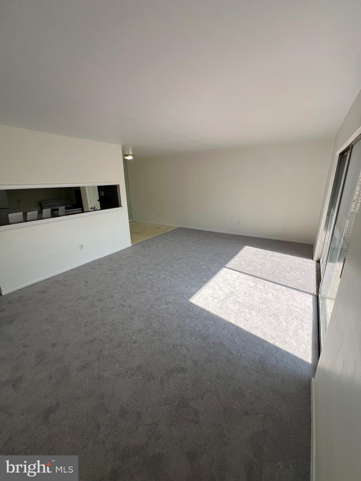 1570 THE FAIRWAY 507E