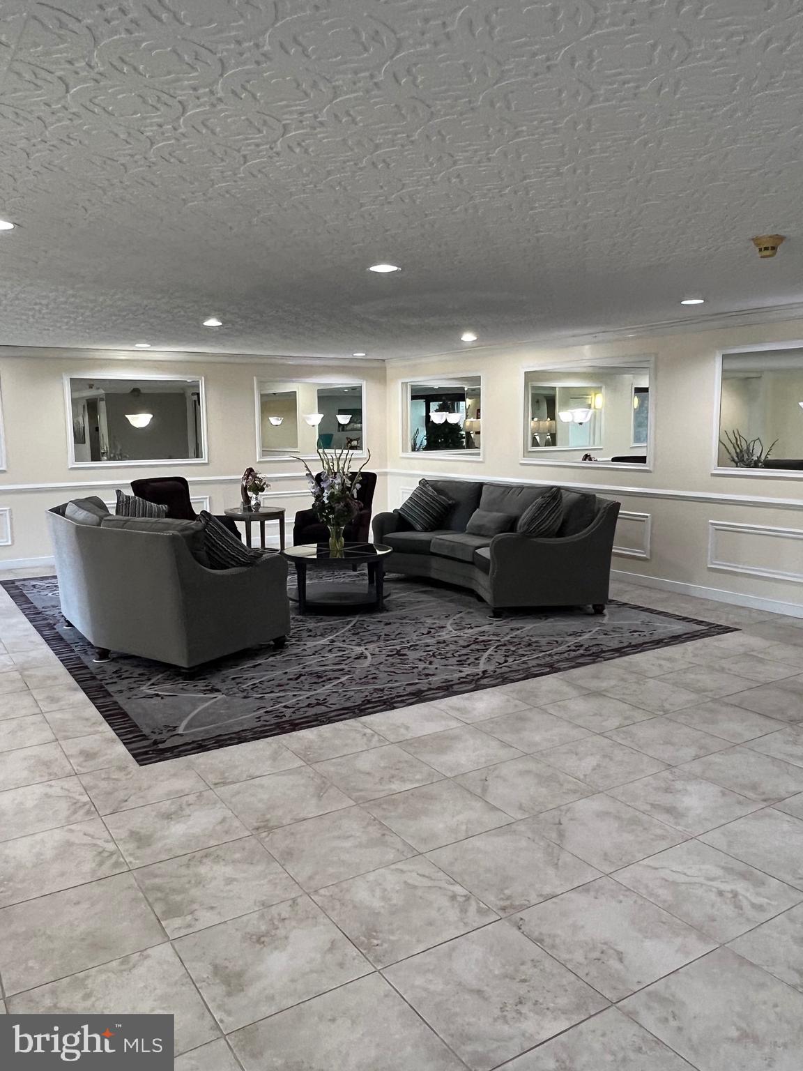1570 THE FAIRWAY 507E