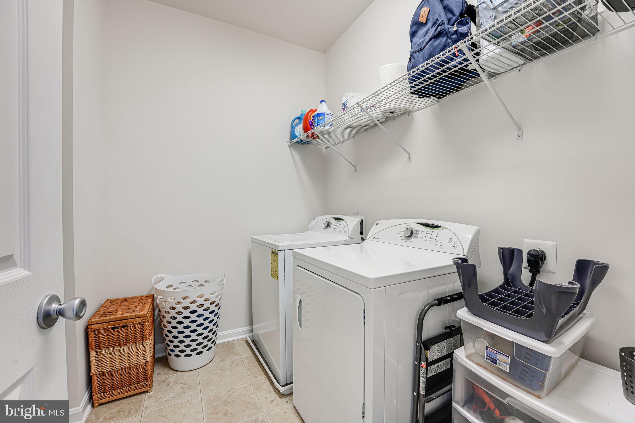 LEE SQUARE - Residential