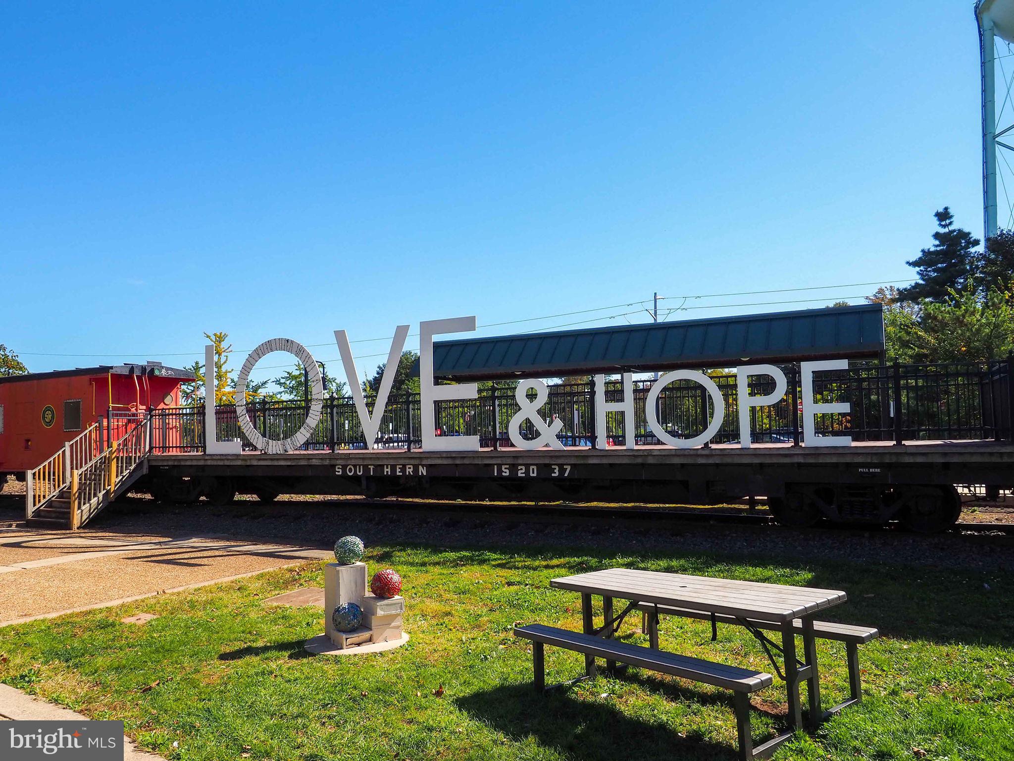 LEE SQUARE - Residential