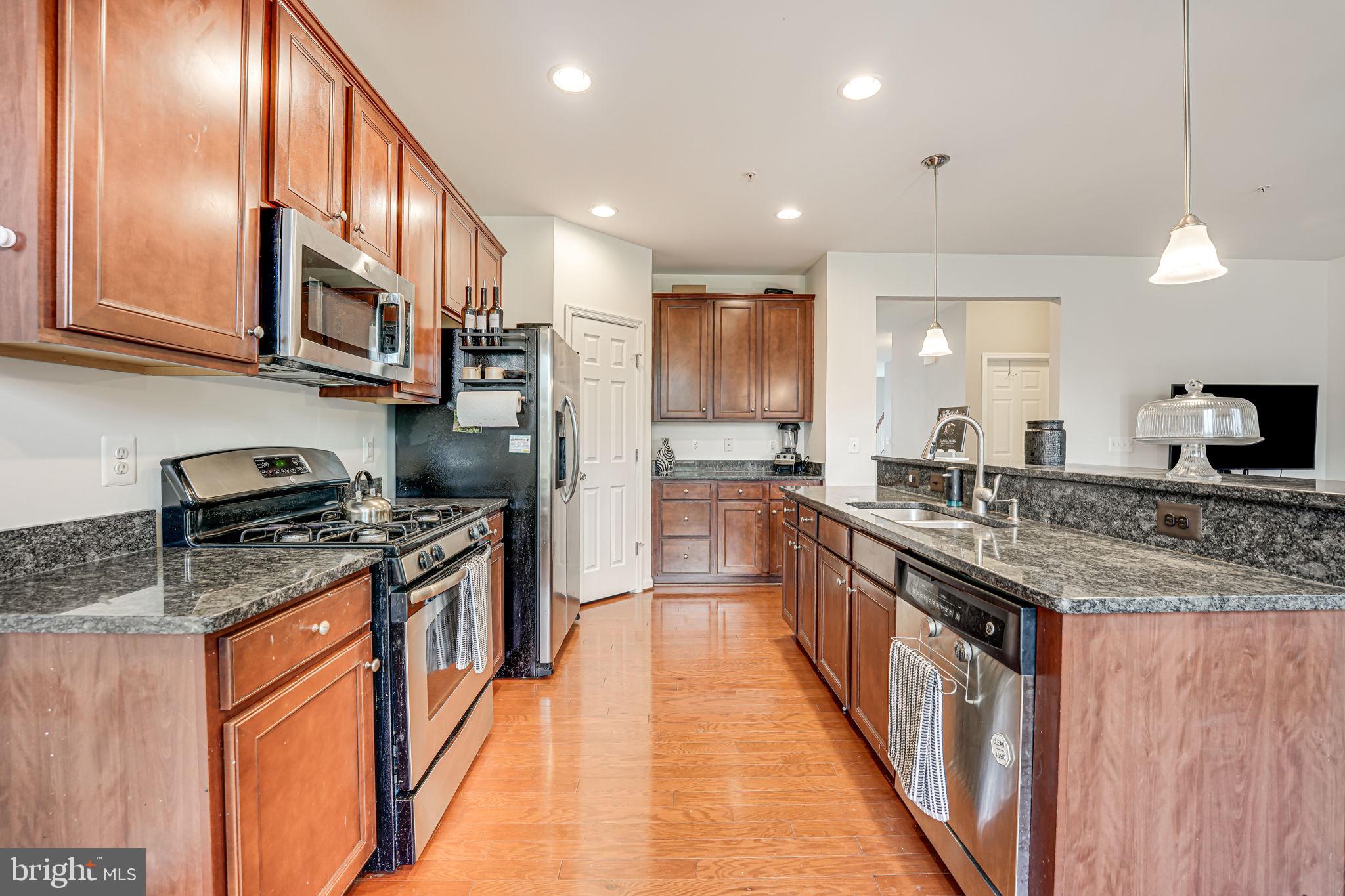 LEE SQUARE - Residential