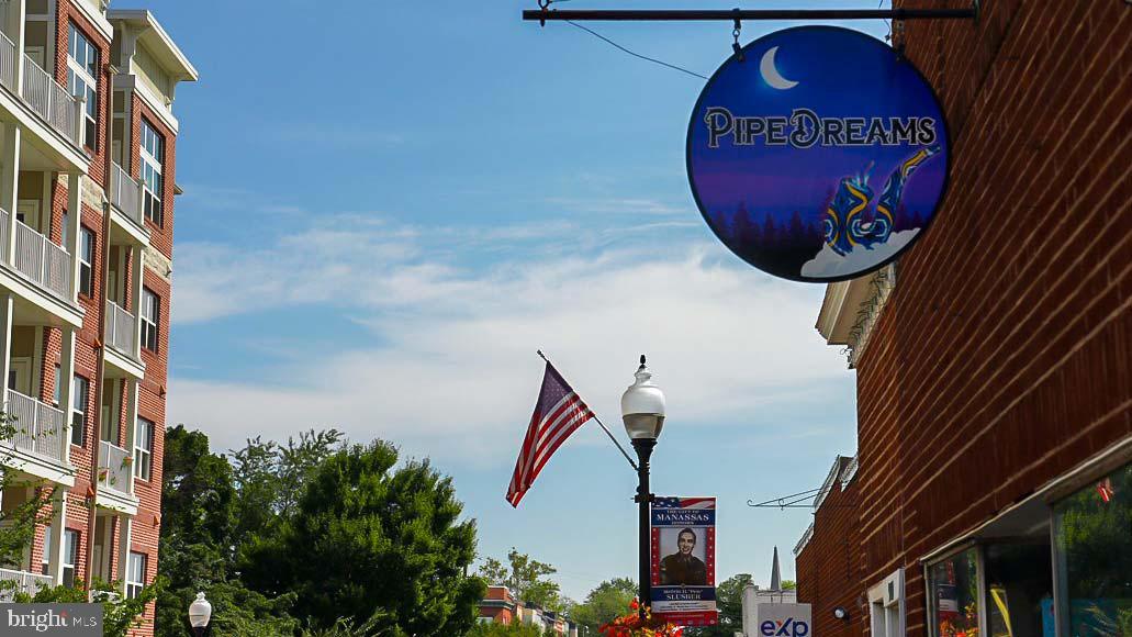 LEE SQUARE - Residential