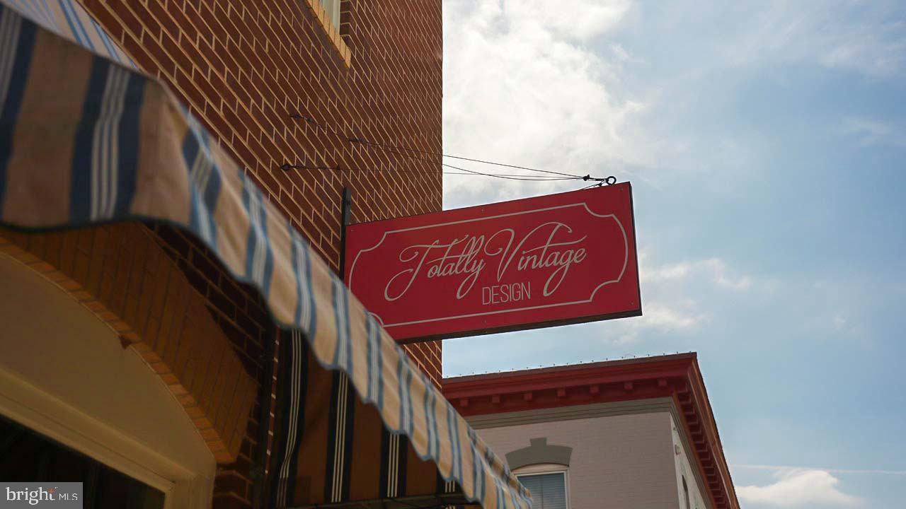 LEE SQUARE - Residential