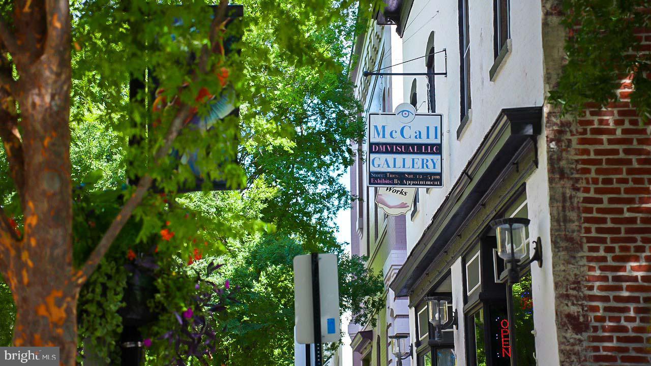 LEE SQUARE - Residential