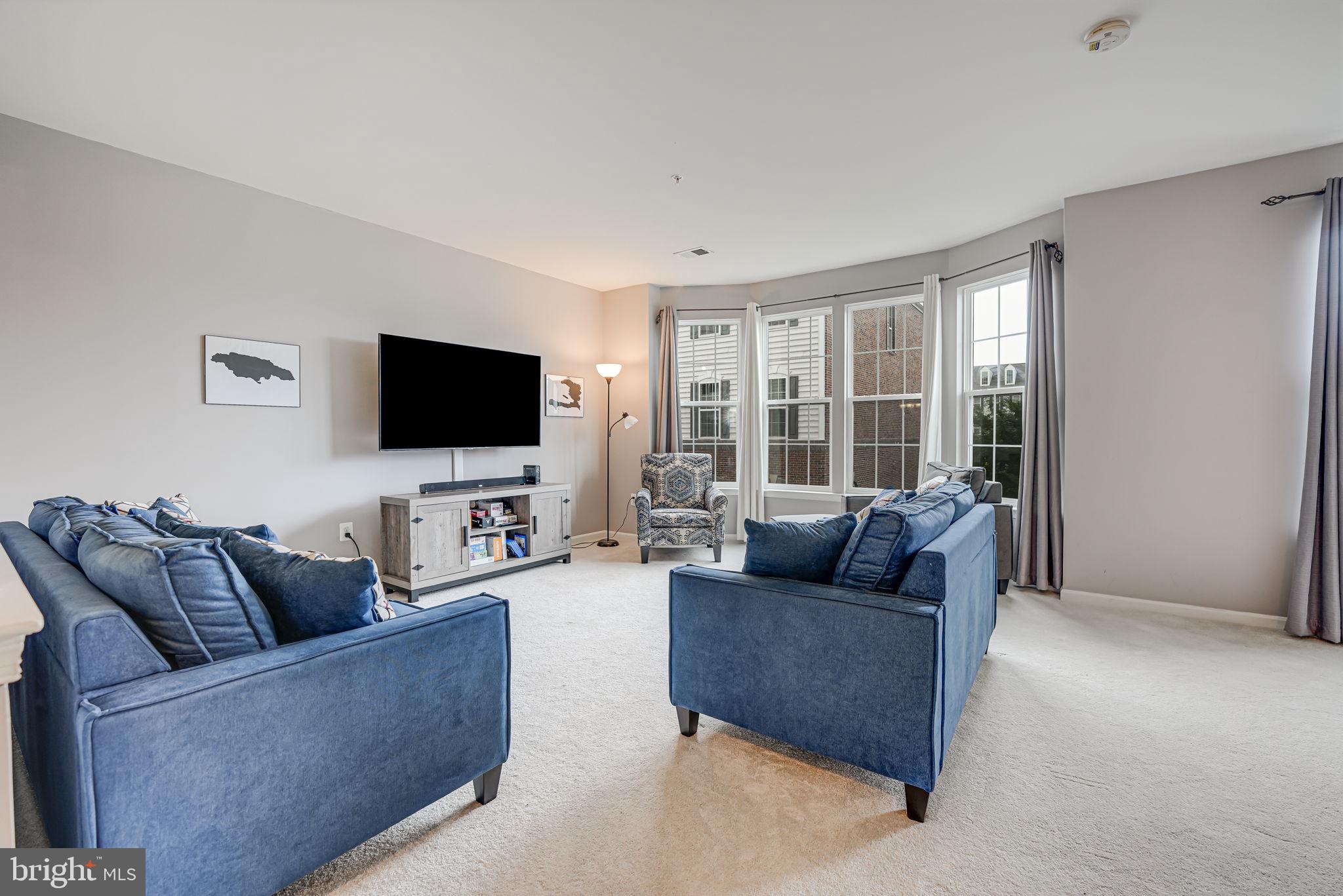 LEE SQUARE - Residential