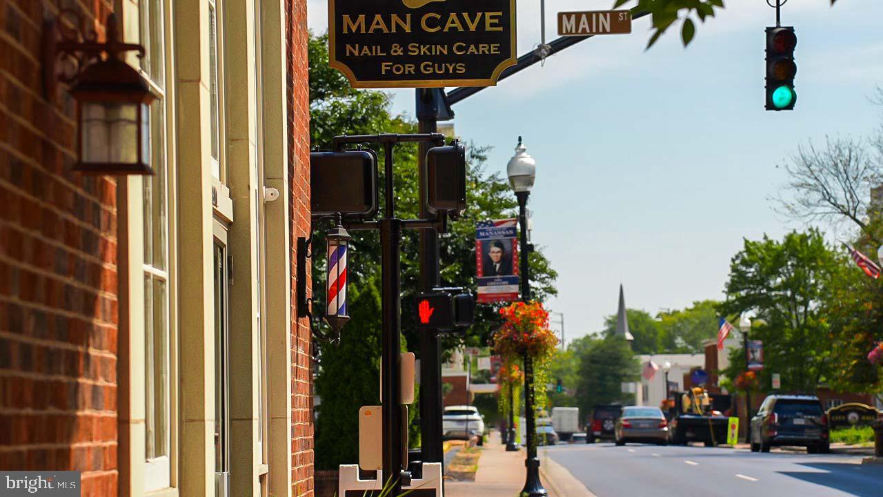 LEE SQUARE - Residential