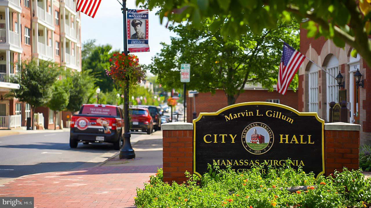 LEE SQUARE - Residential