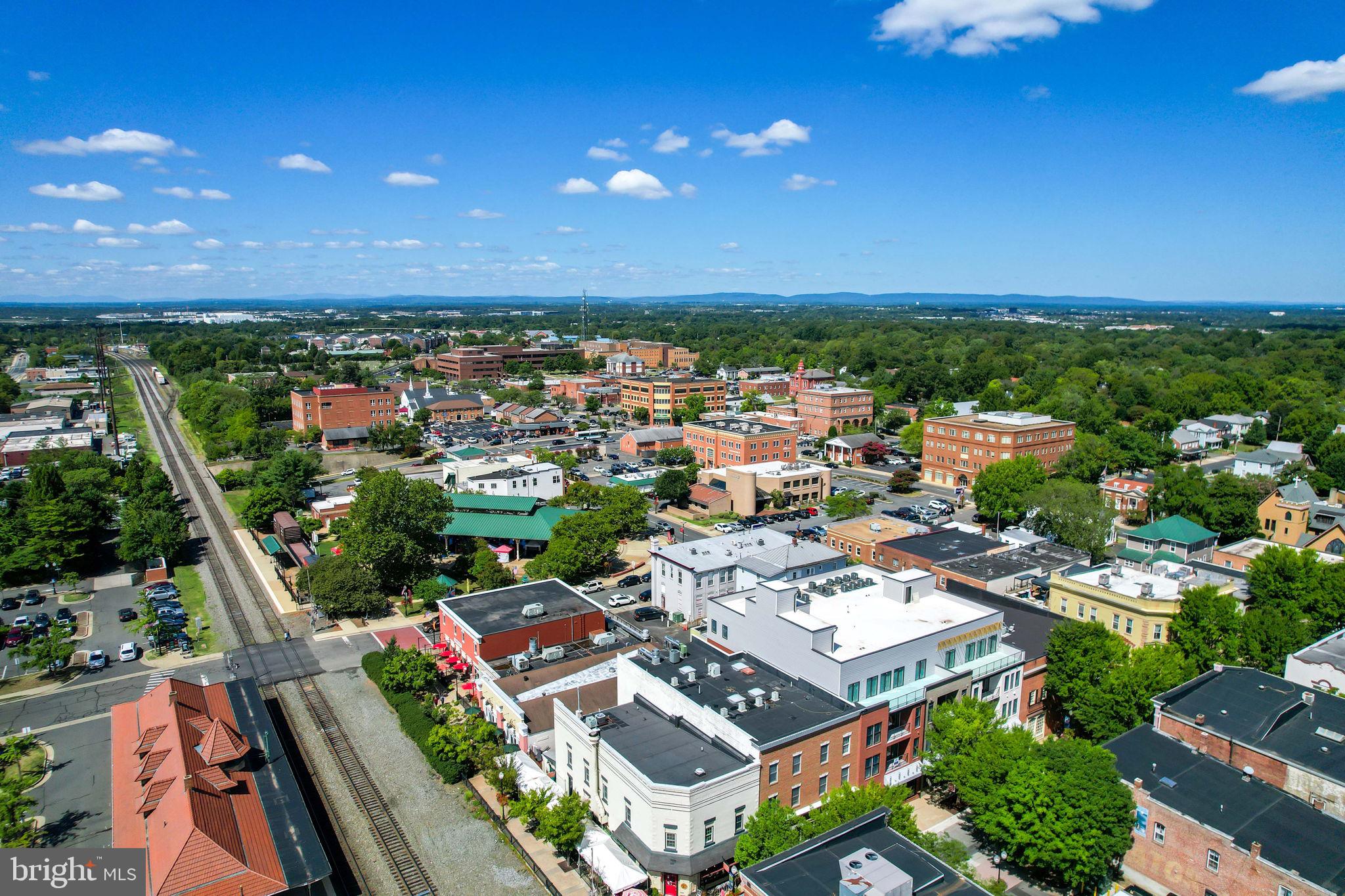 LEE SQUARE - Residential