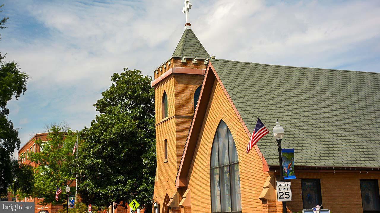 LEE SQUARE - Residential