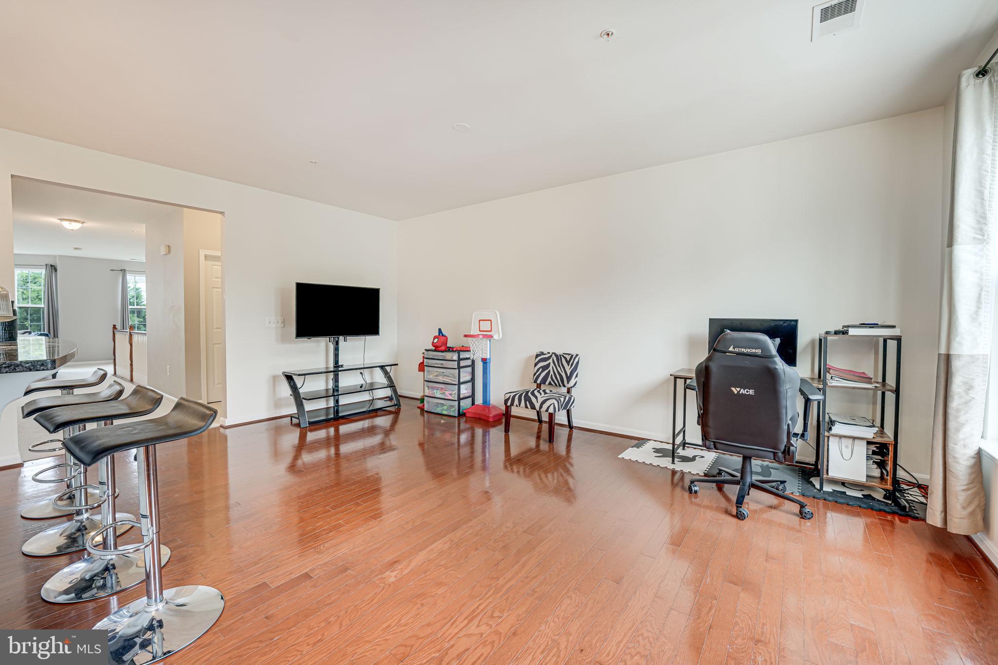 LEE SQUARE - Residential