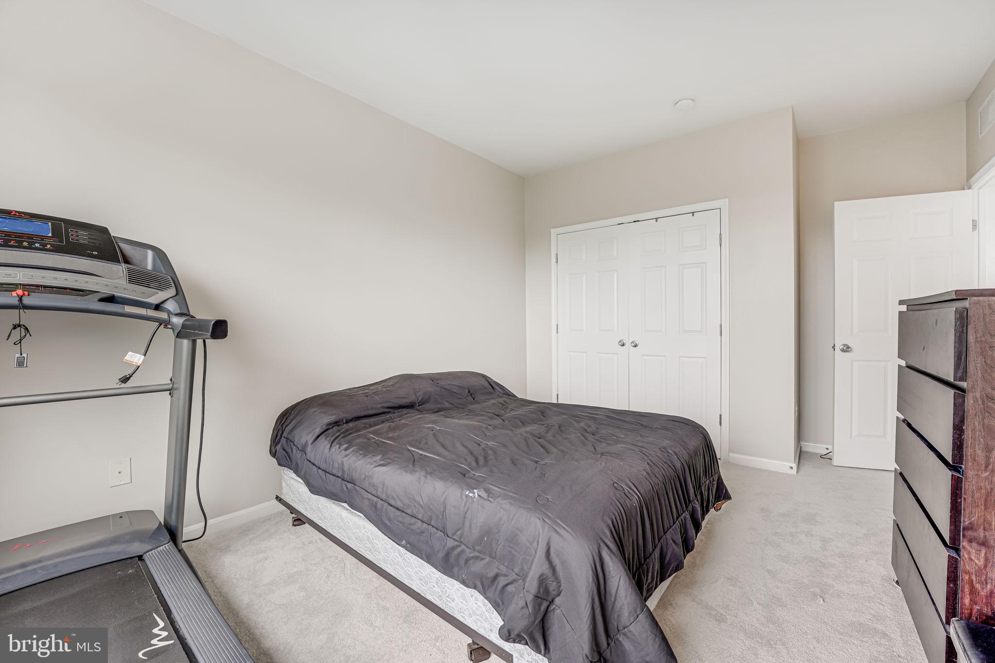 LEE SQUARE - Residential