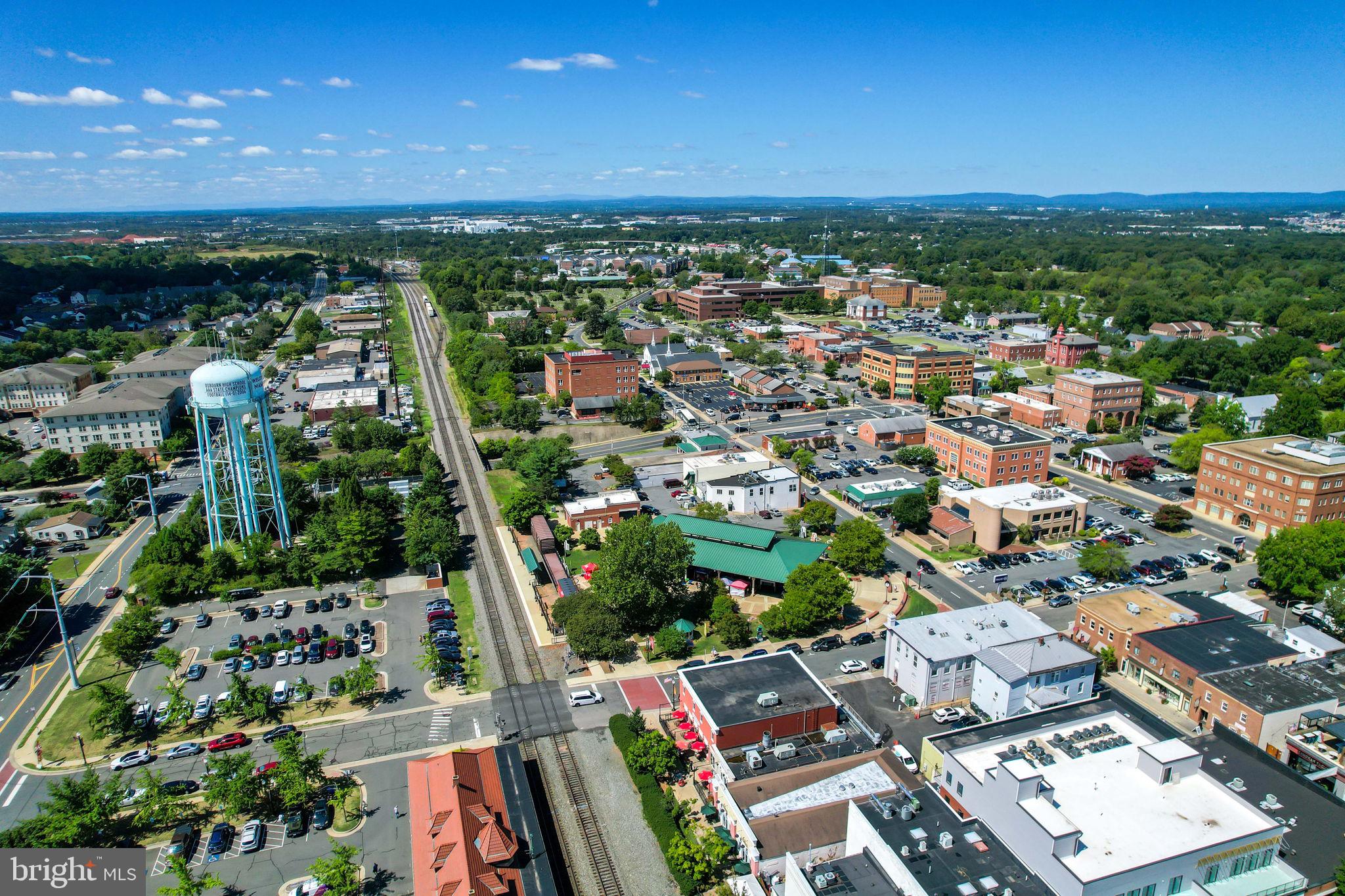 LEE SQUARE - Residential