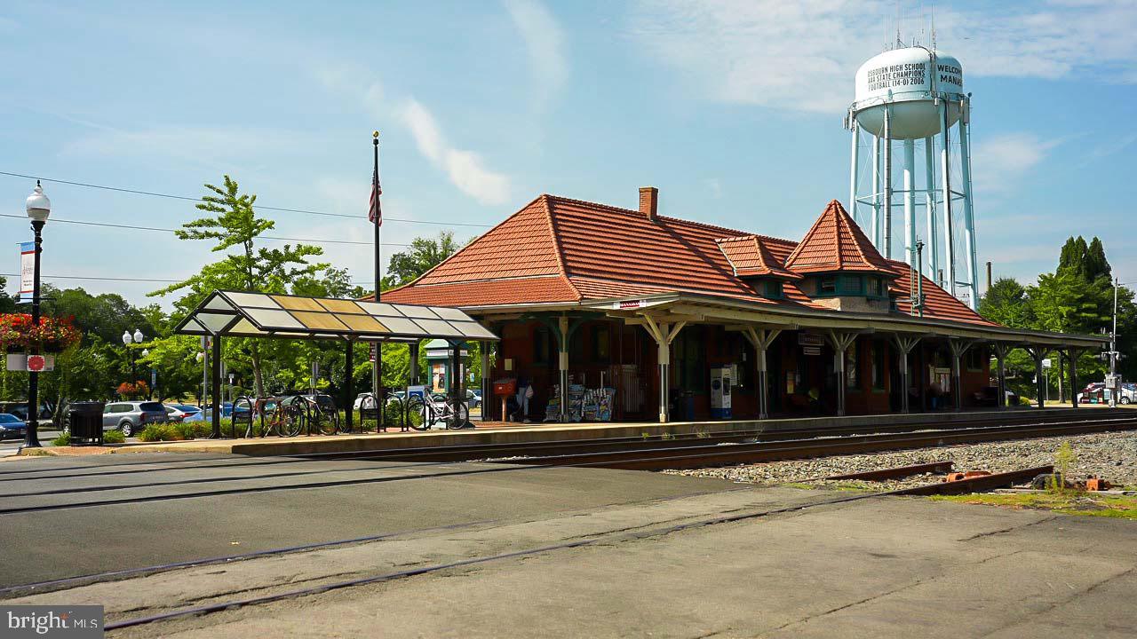 LEE SQUARE - Residential