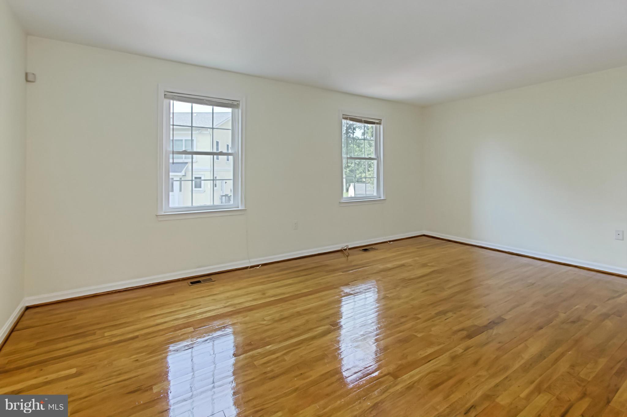 LEEWOOD - Residential