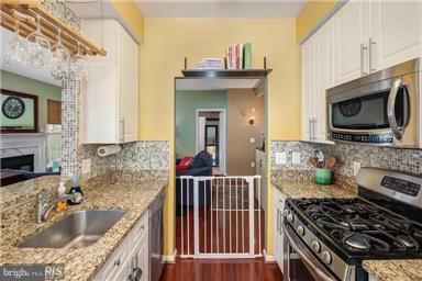 FOUNDERS WALK - Residential Lease