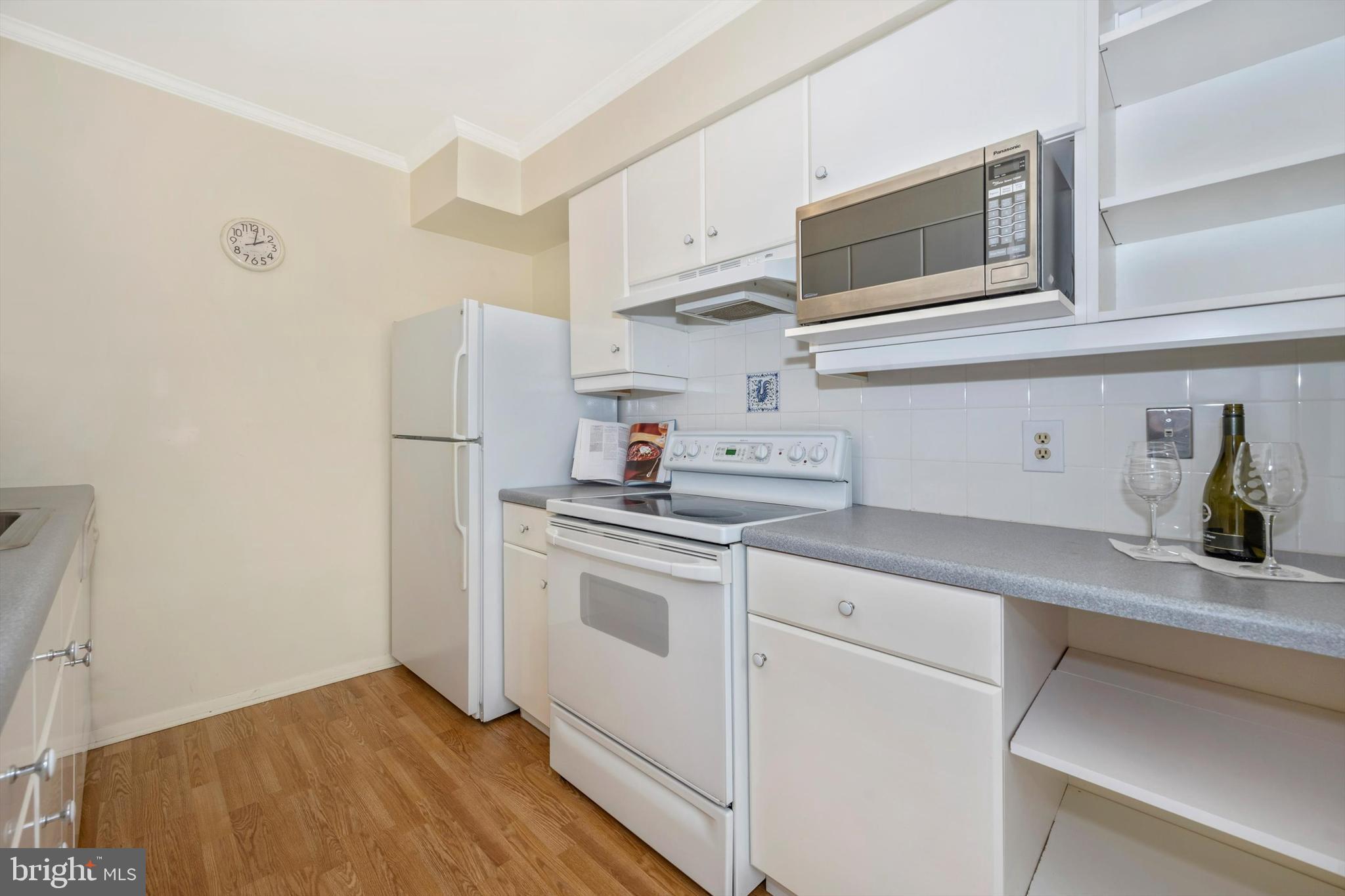 ROSSMOOR MUTUAL #13 - Residential