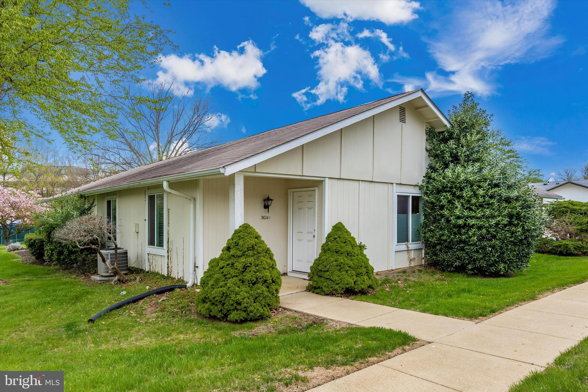 ROSSMOOR MUTUAL #13 - Residential