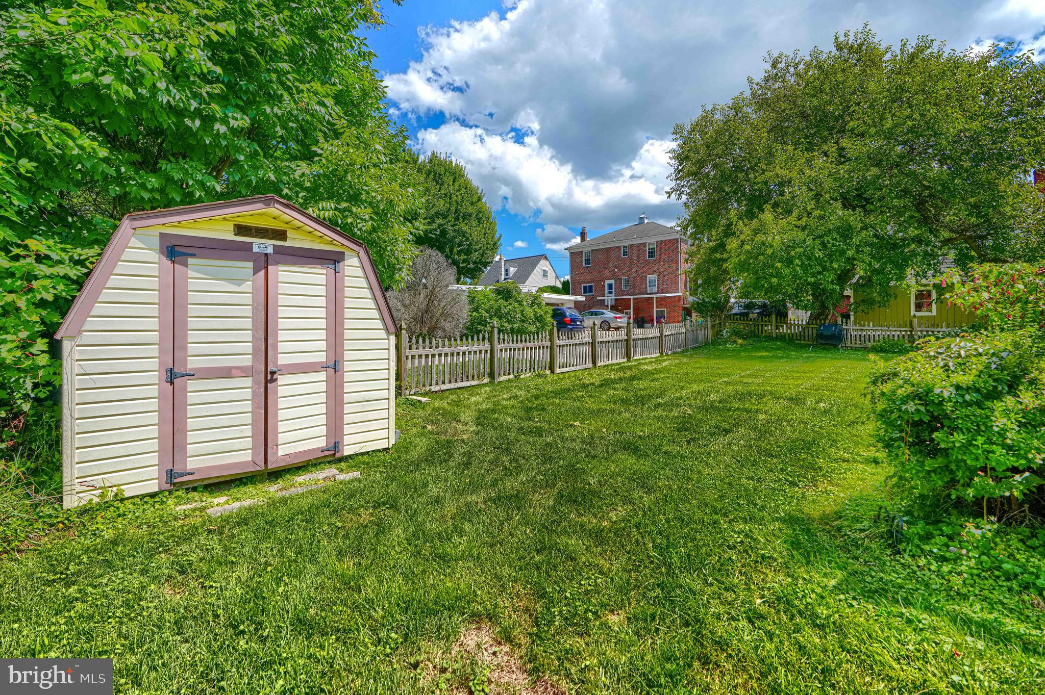 RIDGE GROVE - Residential