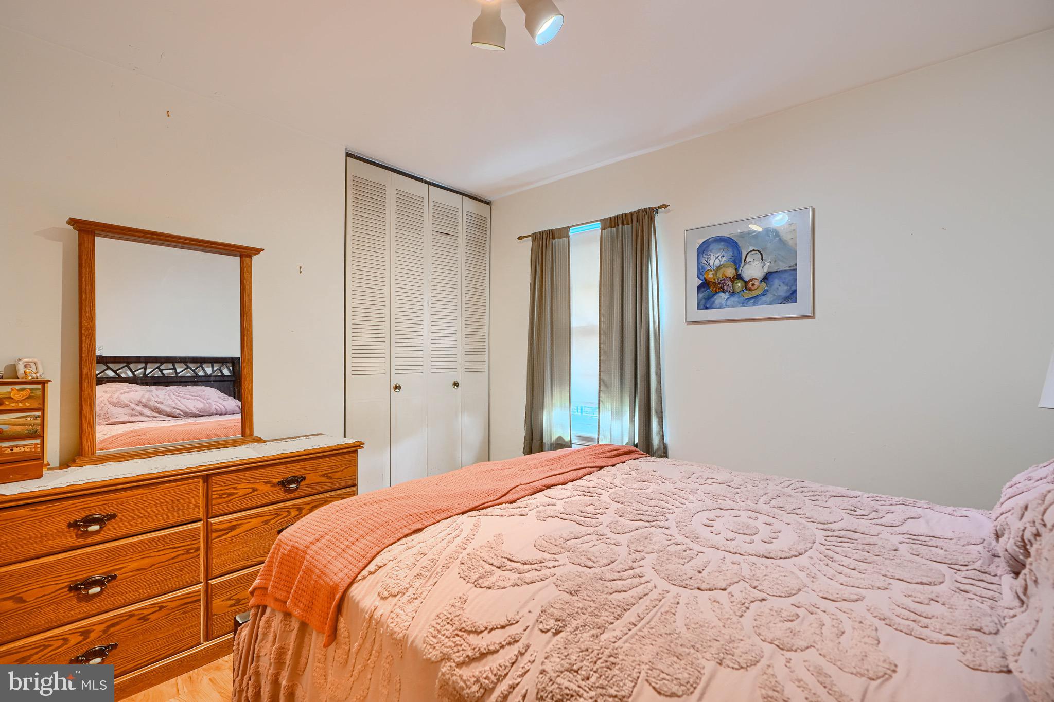 RIDGE GROVE - Residential