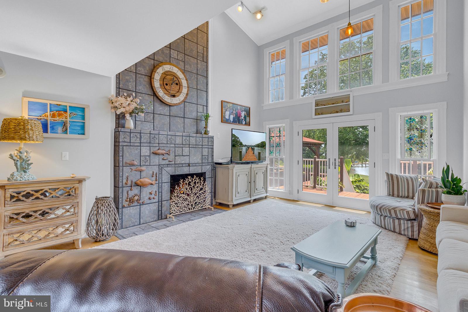 324 BAYBERRY LANE