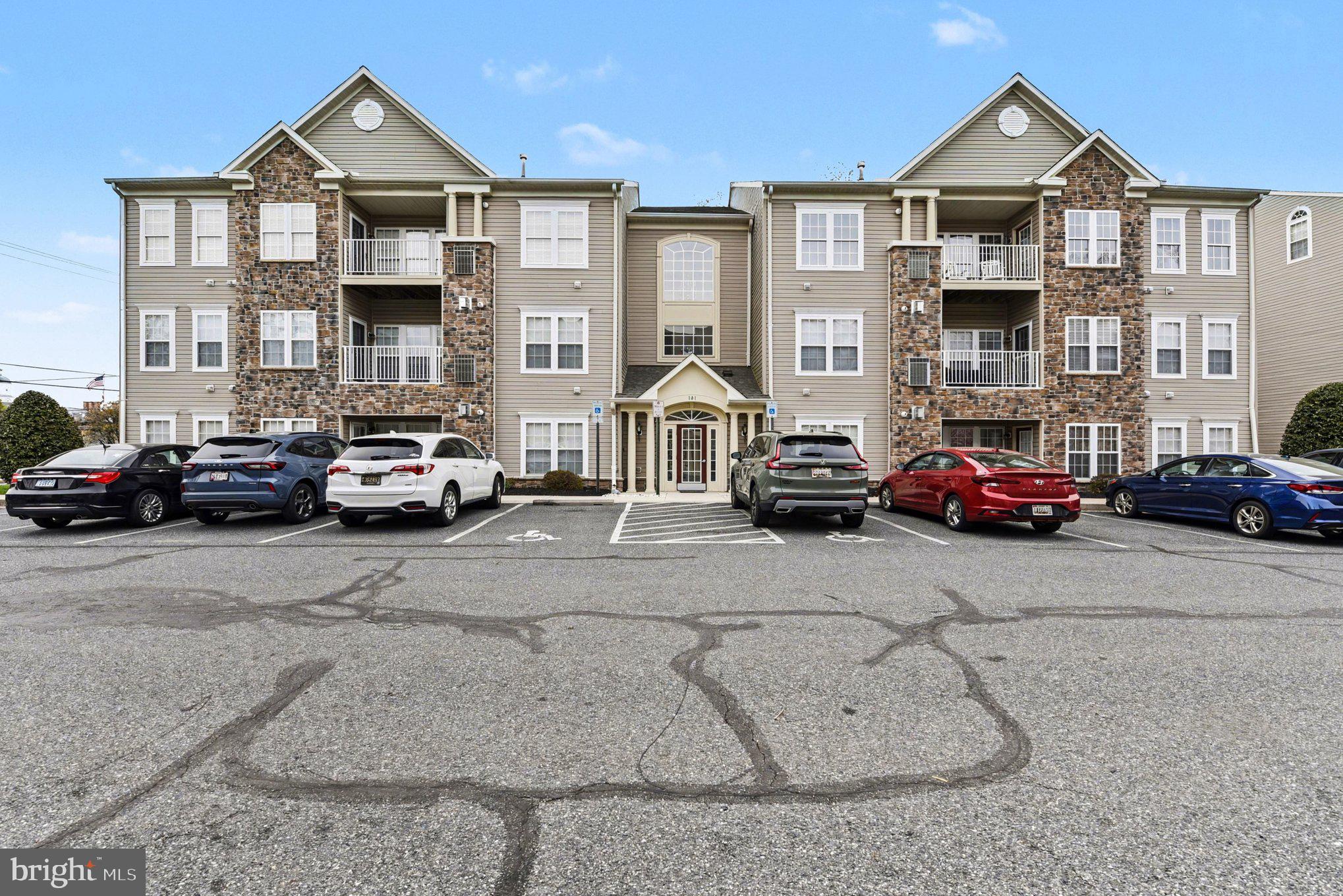 HEARTHSTONE AT VILLAGE SQUARE - Residential