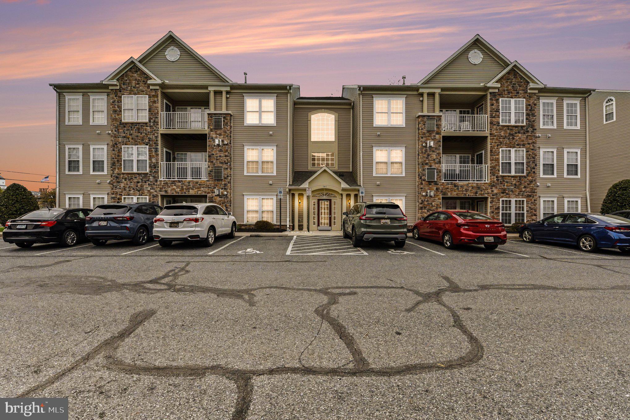 HEARTHSTONE AT VILLAGE SQUARE - Residential