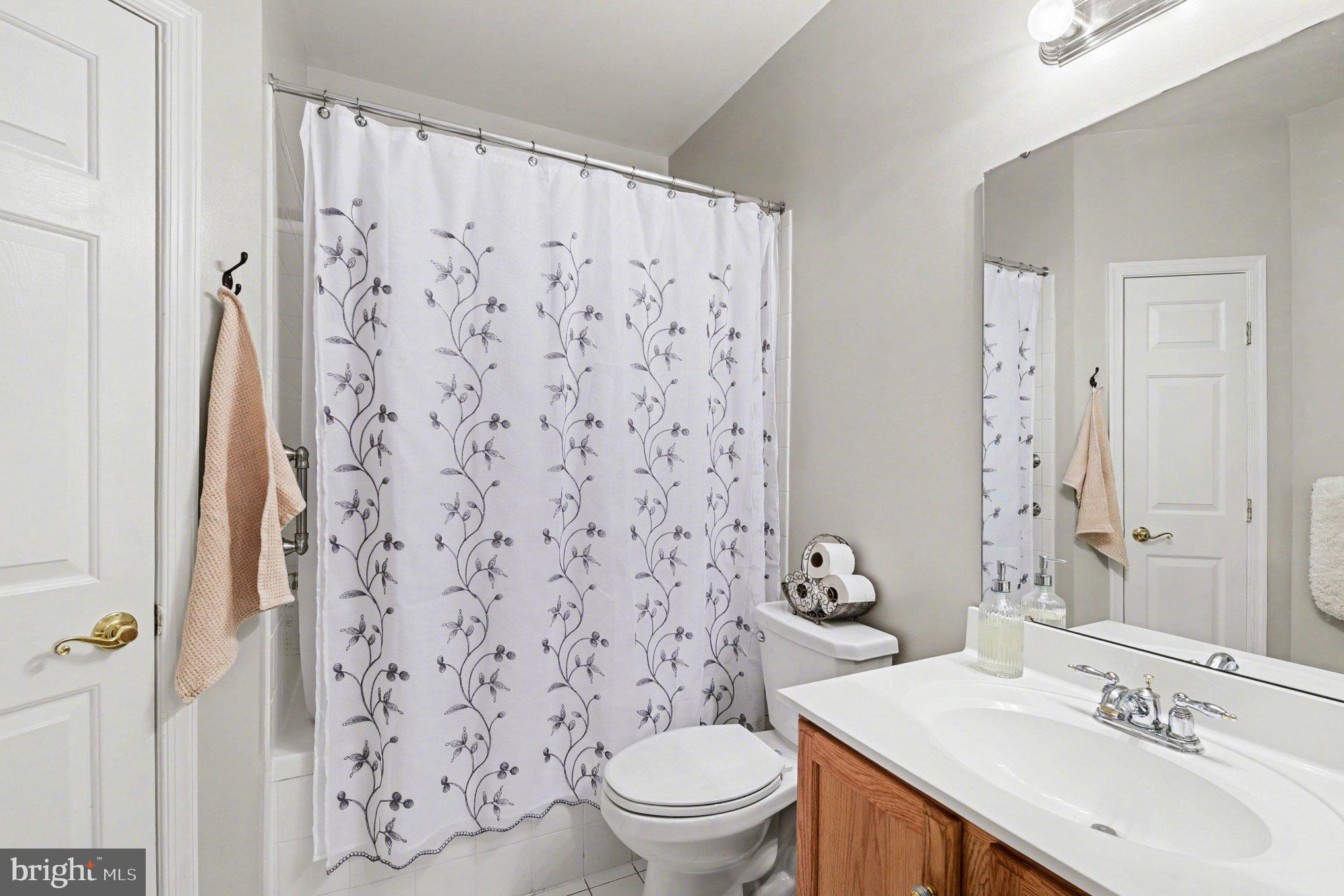 HEARTHSTONE AT VILLAGE SQUARE - Residential