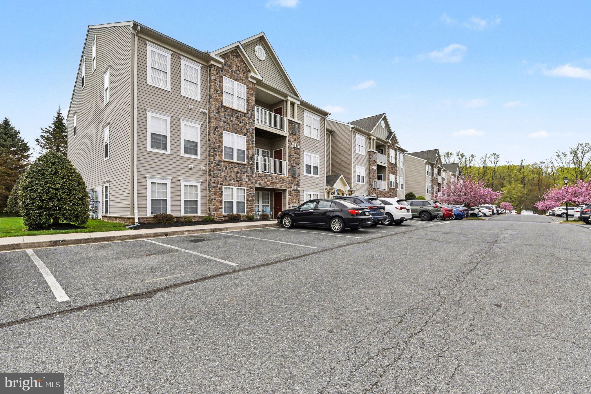 HEARTHSTONE AT VILLAGE SQUARE - Residential