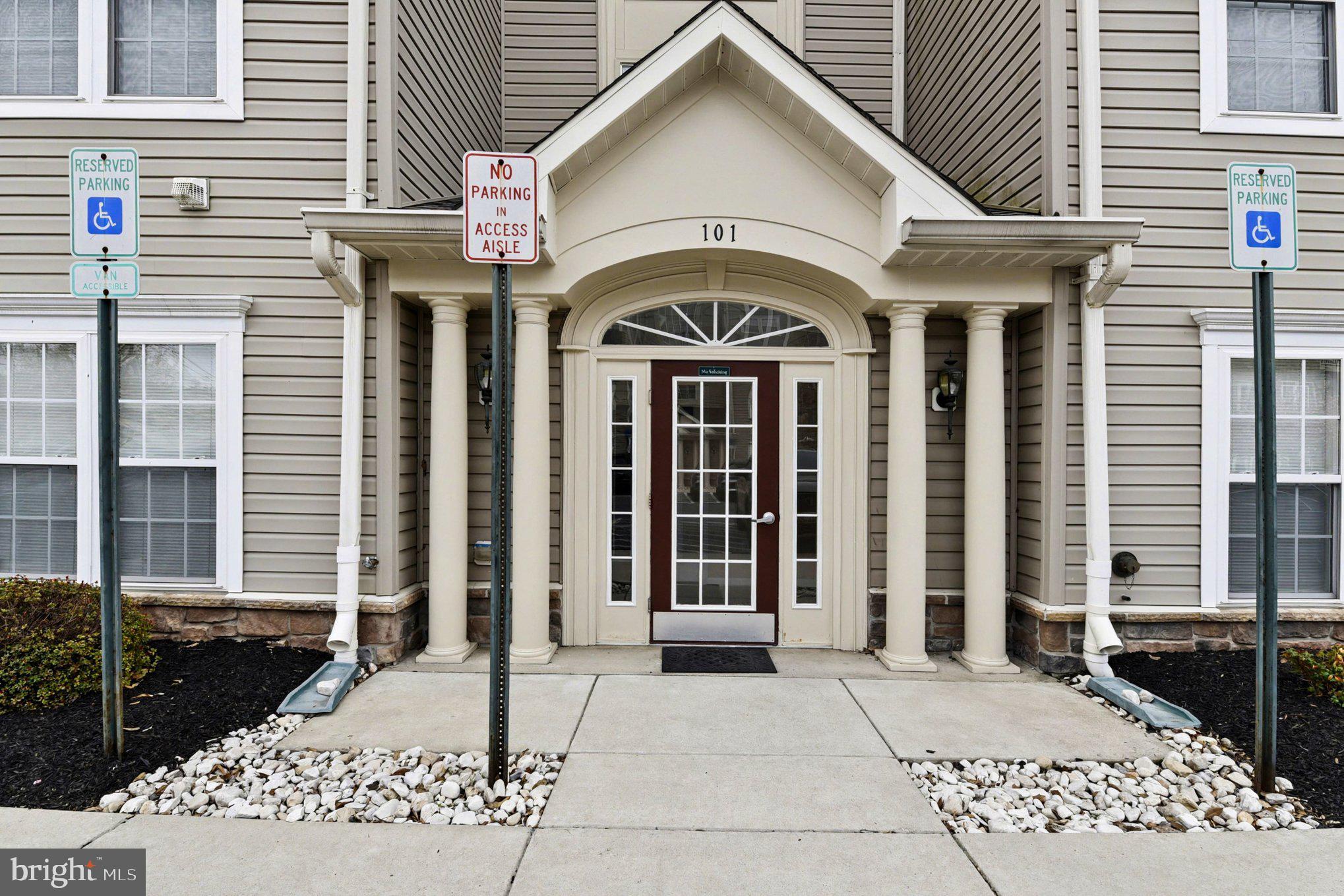 HEARTHSTONE AT VILLAGE SQUARE - Residential