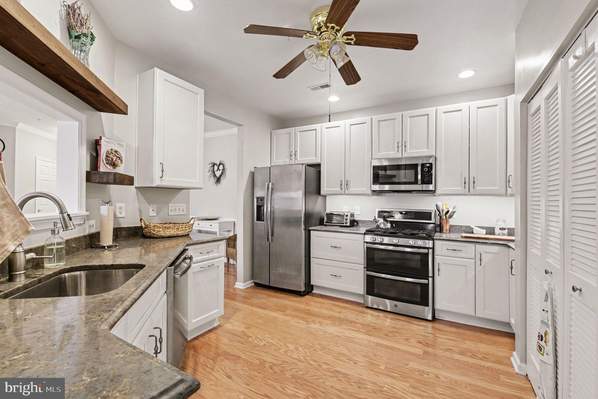 HEARTHSTONE AT VILLAGE SQUARE - Residential