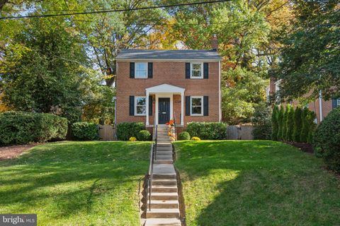 Photo of 4313 Puller Drive, Kensington, MD 20895 (MLS # MDMC2154224)
