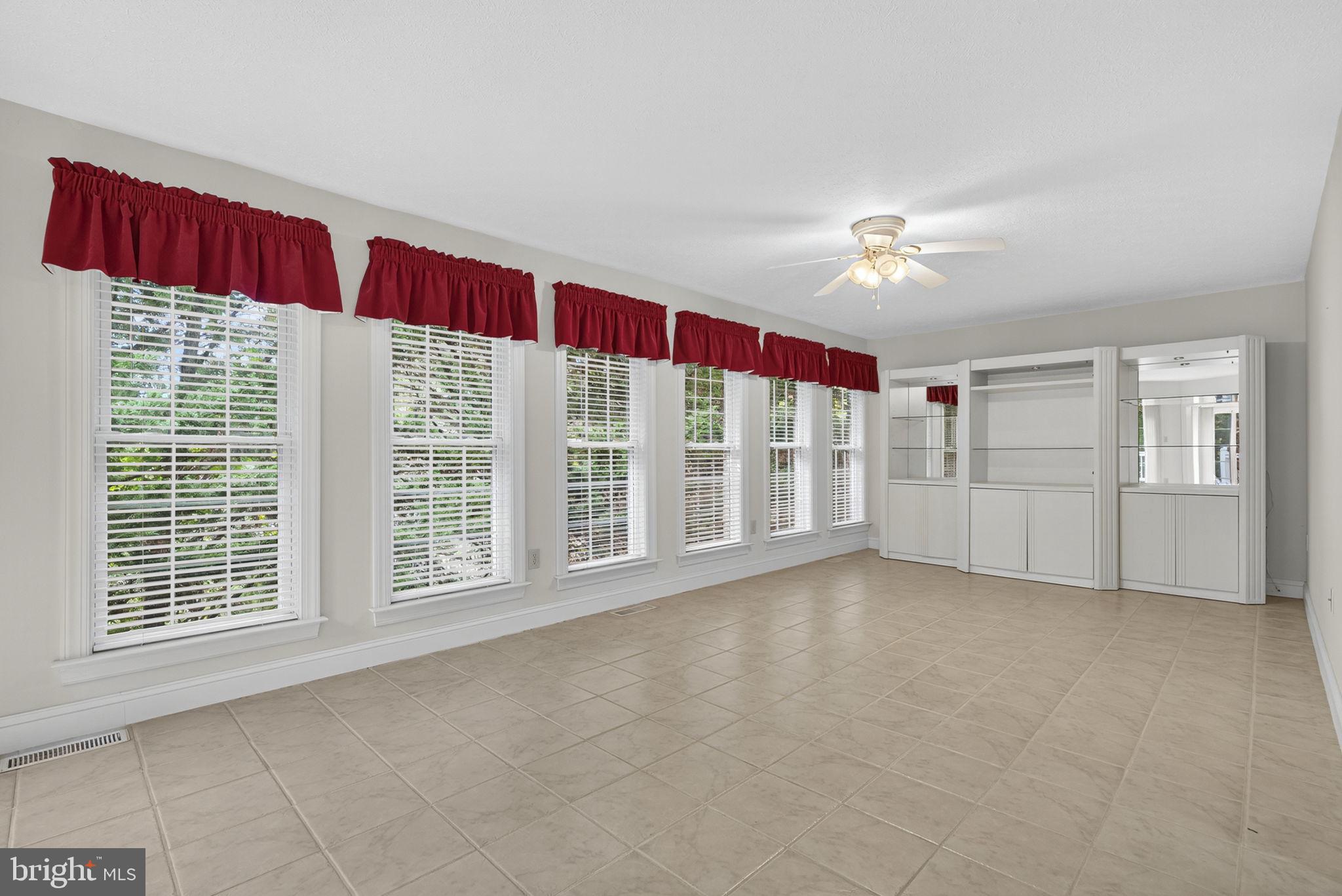 OAKDALE CROSSING - Residential