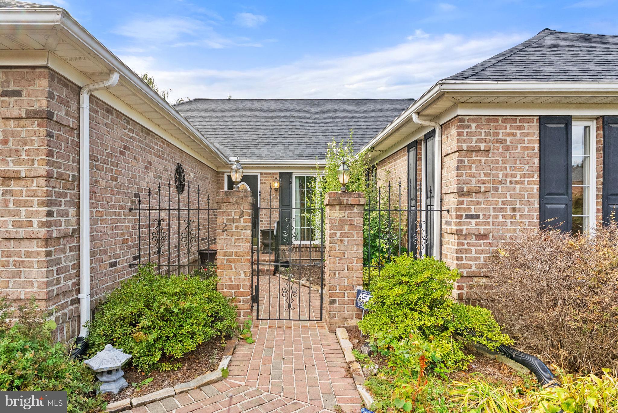 OAKDALE CROSSING - Residential