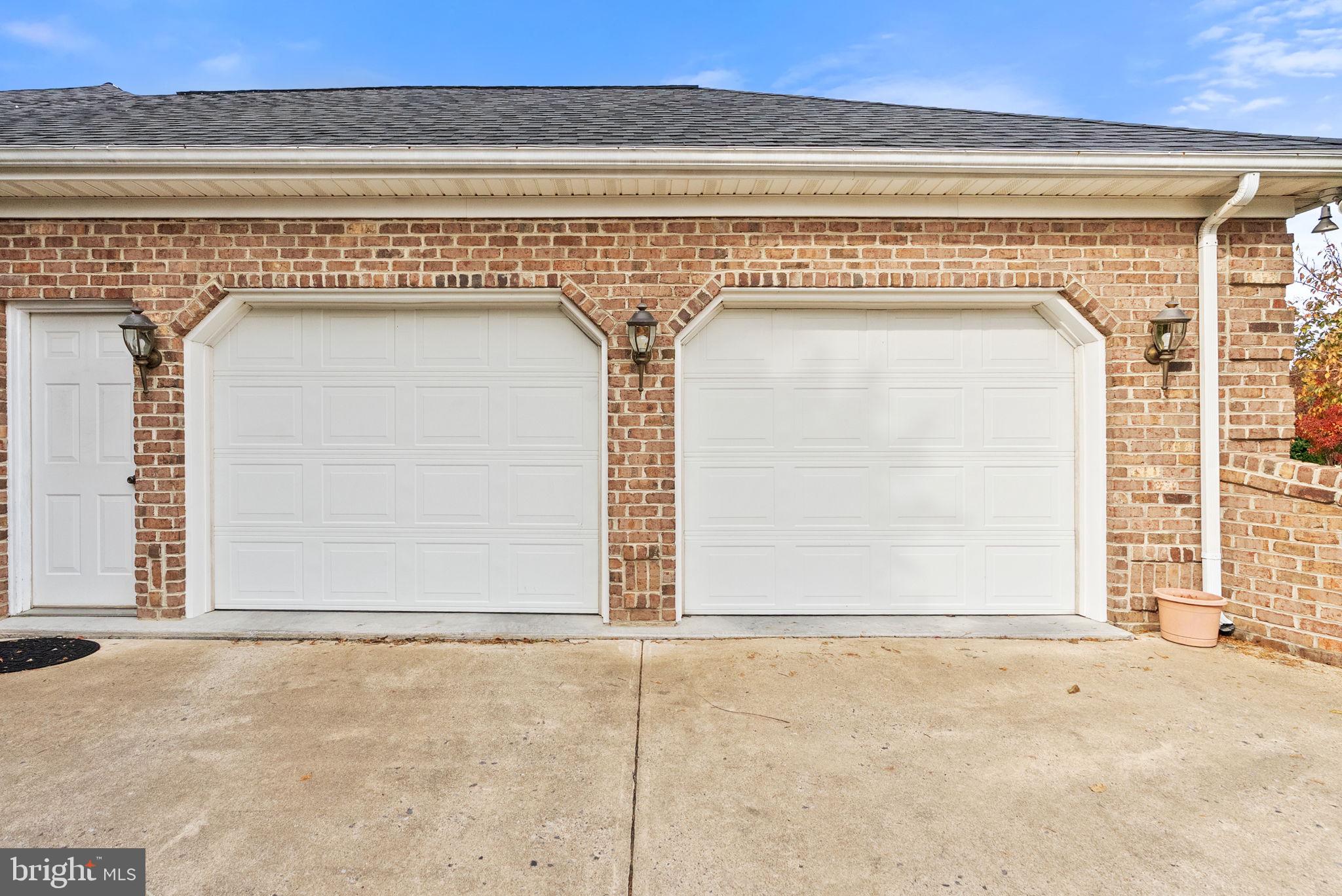 OAKDALE CROSSING - Residential