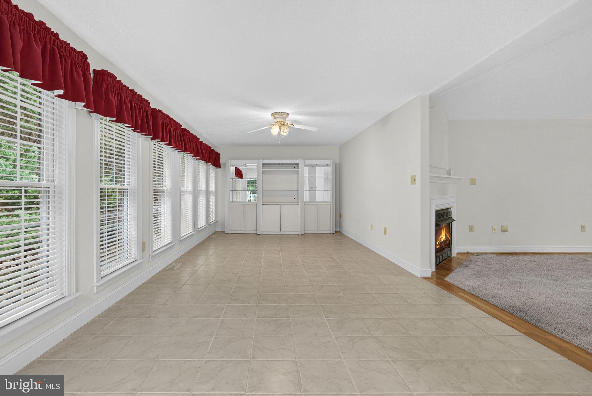 OAKDALE CROSSING - Residential