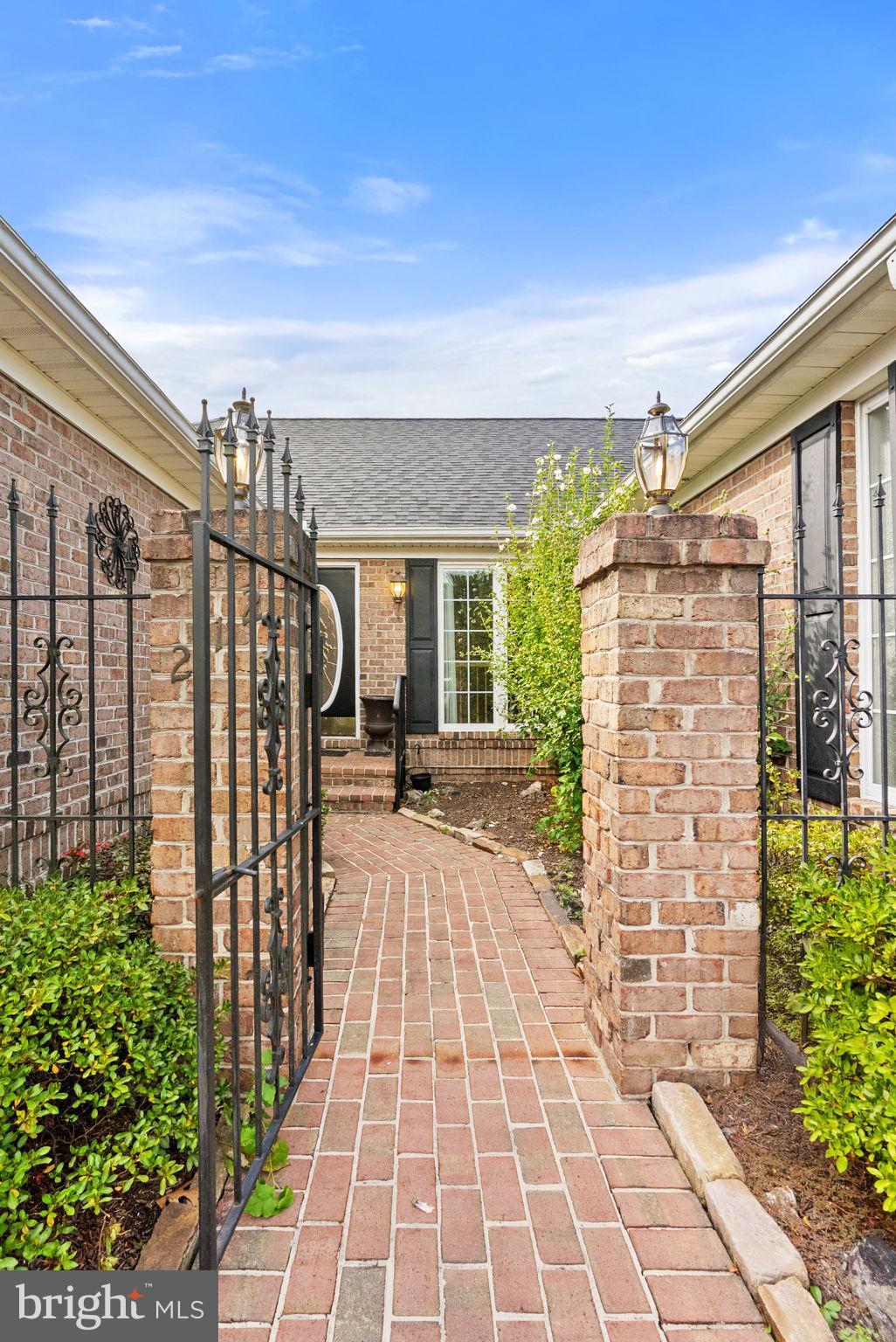 OAKDALE CROSSING - Residential