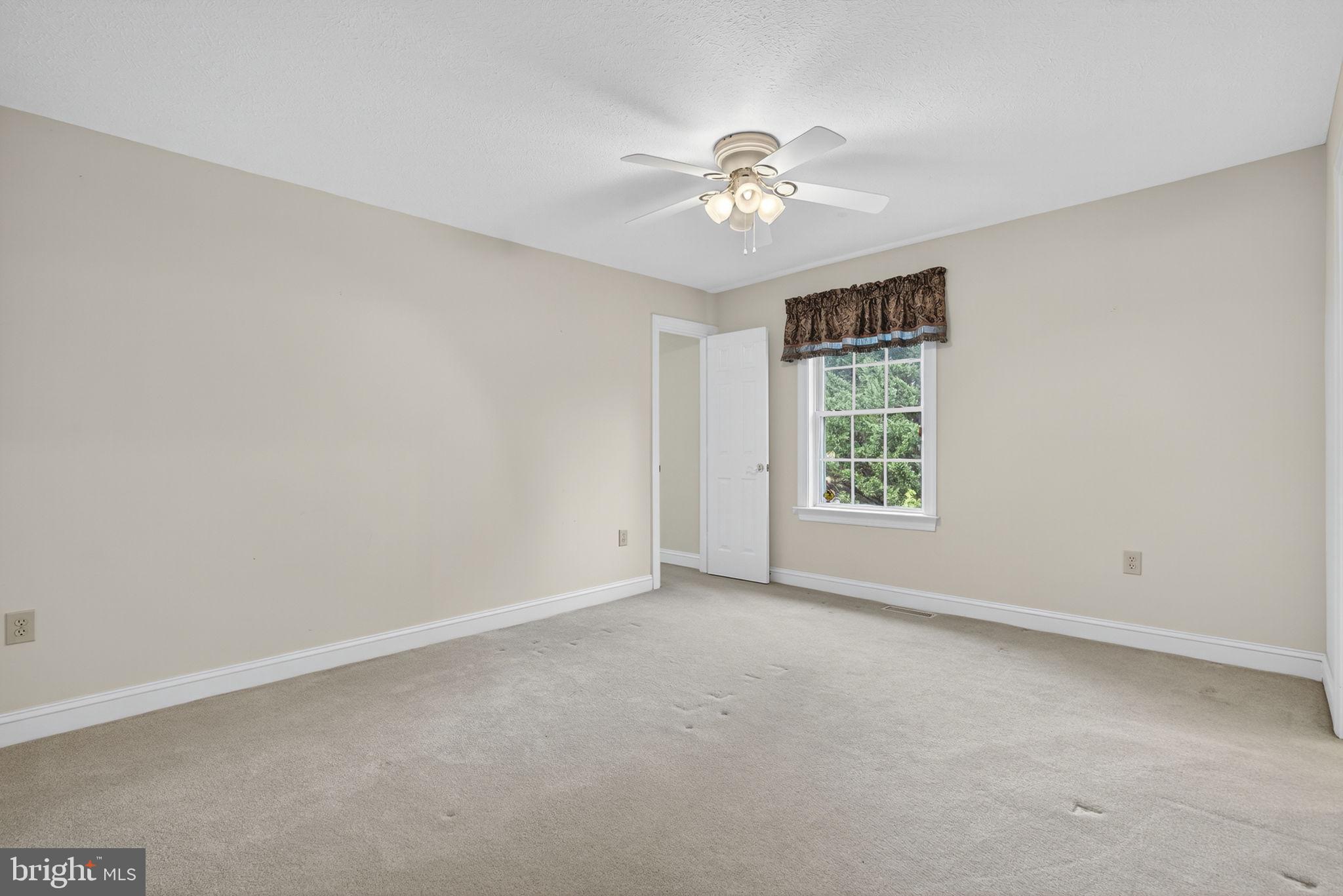 OAKDALE CROSSING - Residential